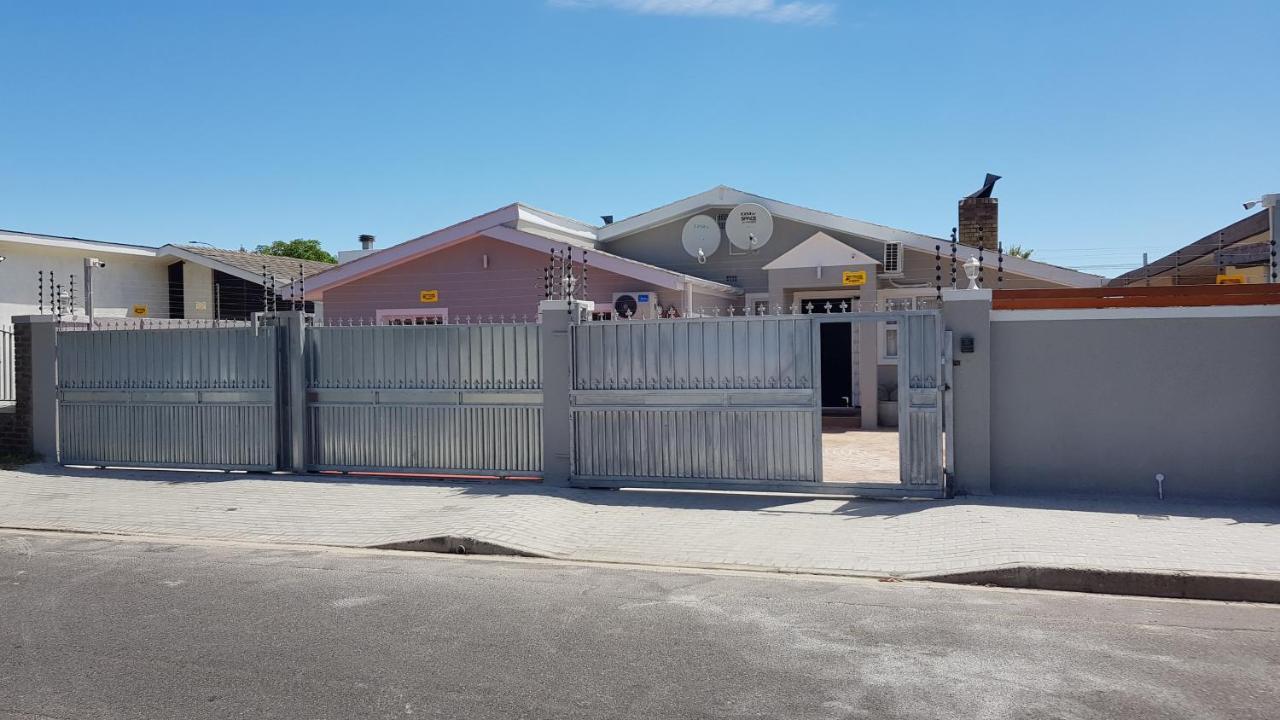 103Onwallace Self Catering Guest House كيب تاون المظهر الخارجي الصورة