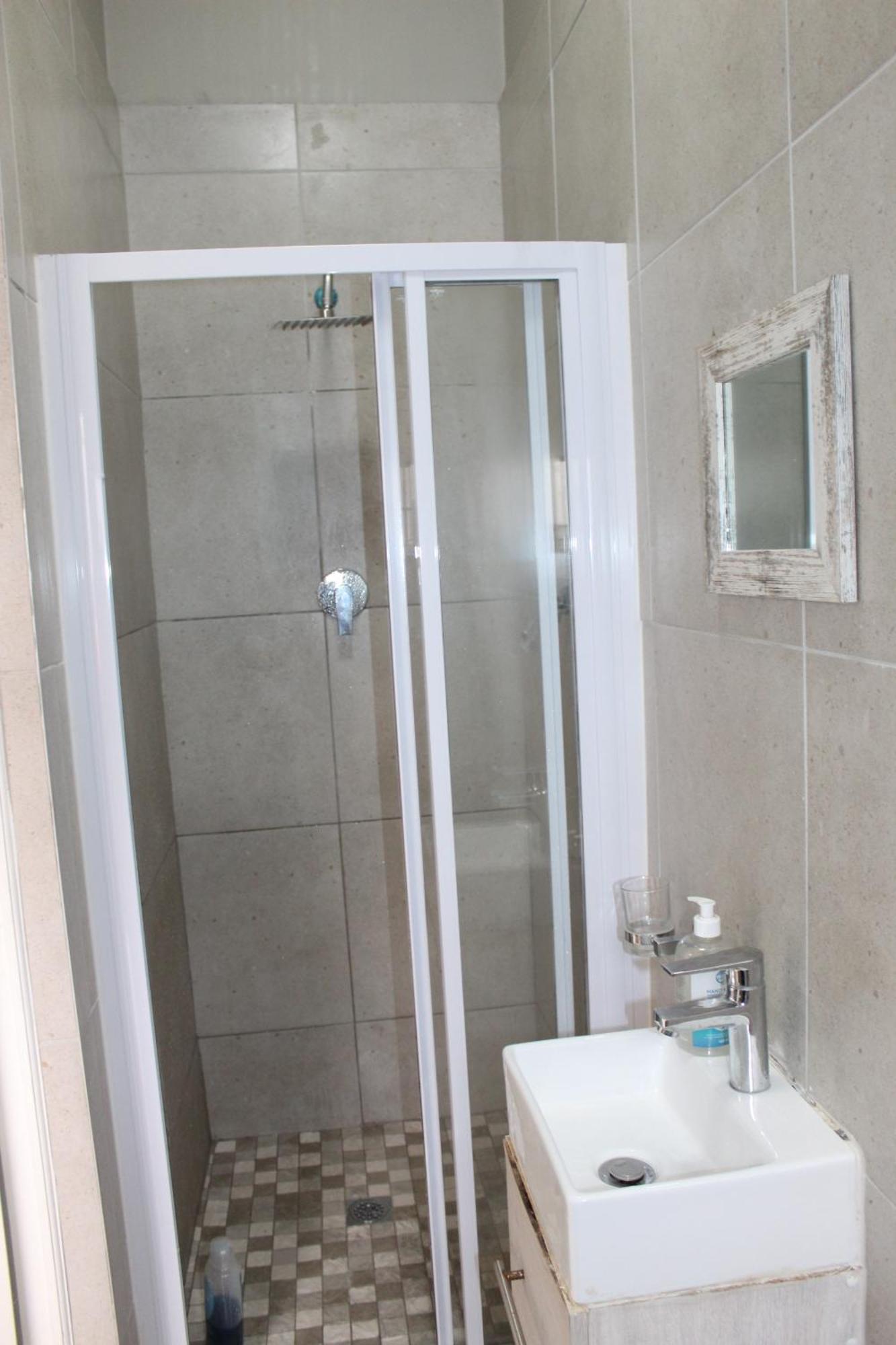 103Onwallace Self Catering Guest House كيب تاون المظهر الخارجي الصورة