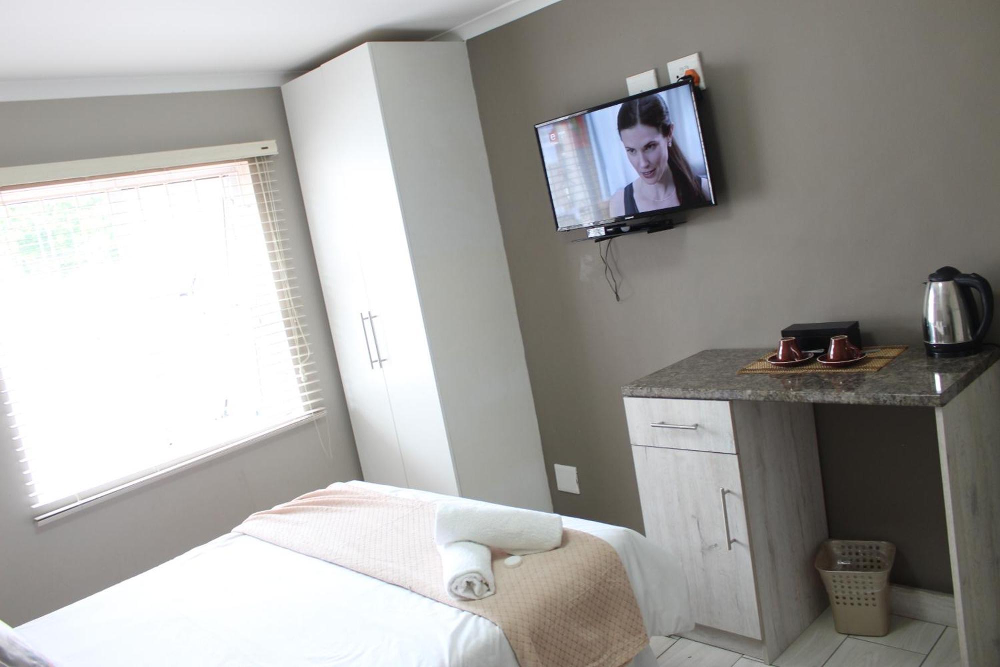 103Onwallace Self Catering Guest House كيب تاون المظهر الخارجي الصورة
